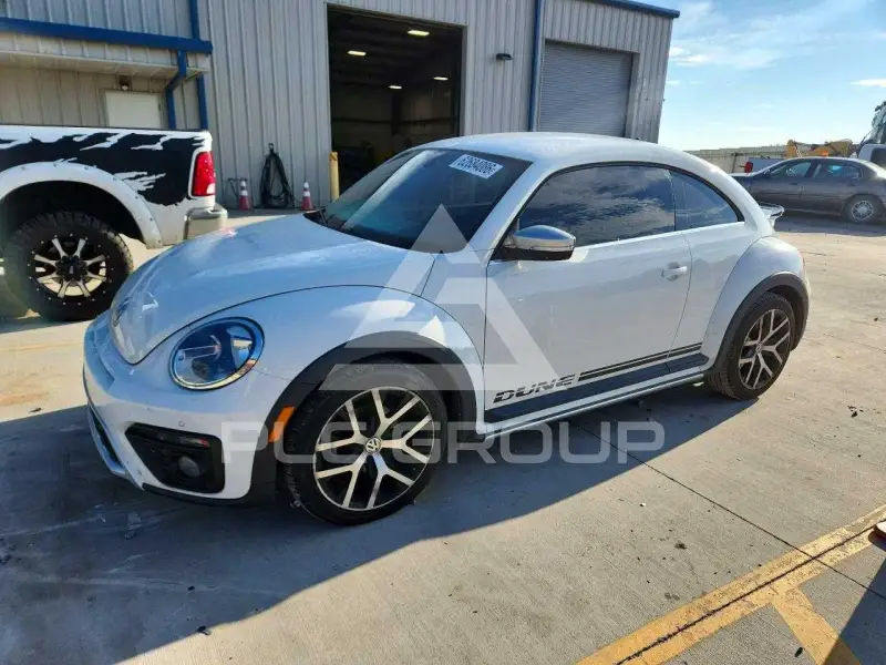 2016 Volkswagen BEETLE фото