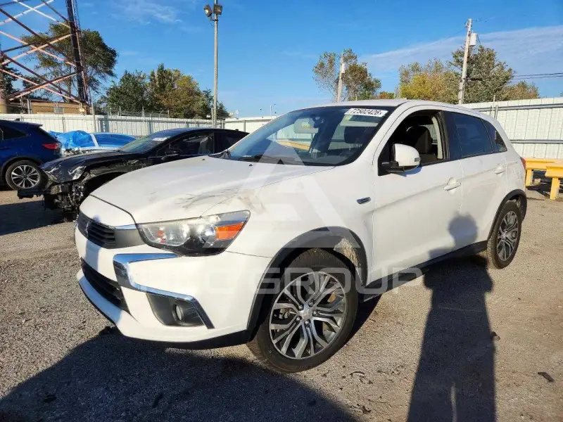 2017 Mitsubishi OUTLANDER фото