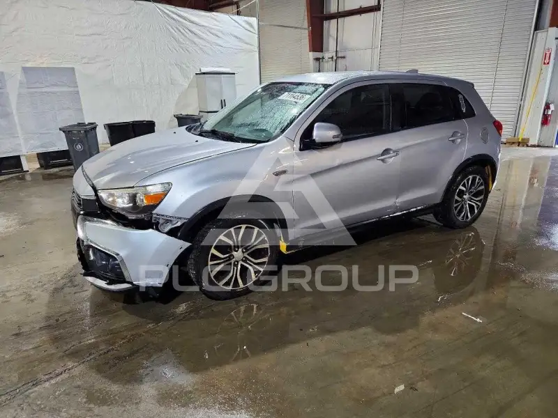 2017 Mitsubishi OUTLANDER photo