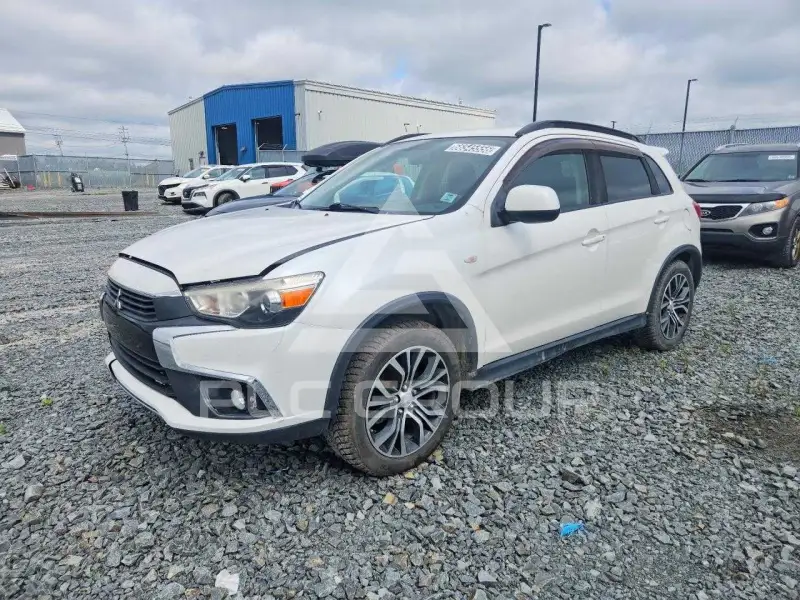 2017 Mitsubishi OUTLANDER photo