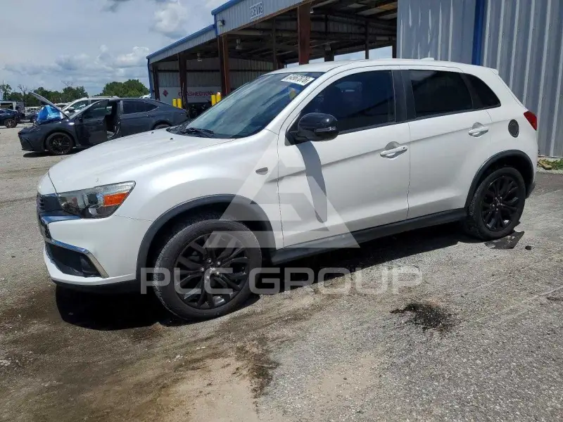 2017 Mitsubishi OUTLANDER фото