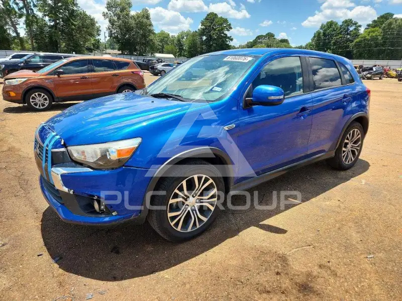 2017 Mitsubishi OUTLANDER photo