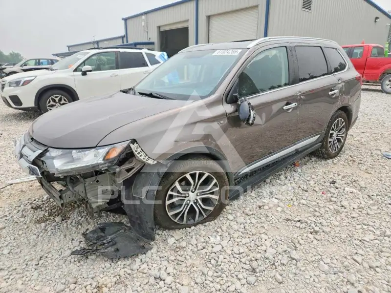 2017 Mitsubishi OUTLANDER photo