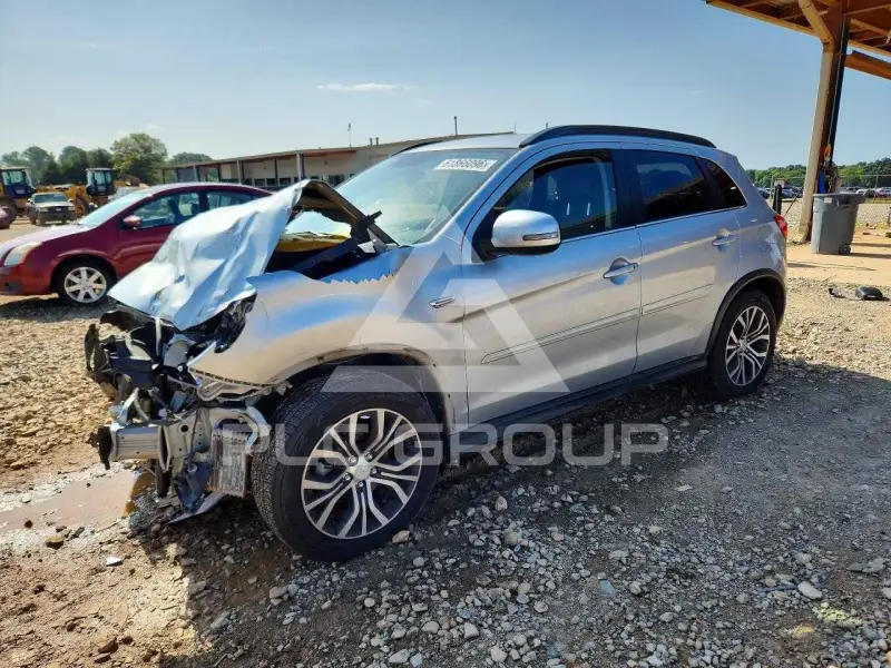 2017 Mitsubishi OUTLANDER photo