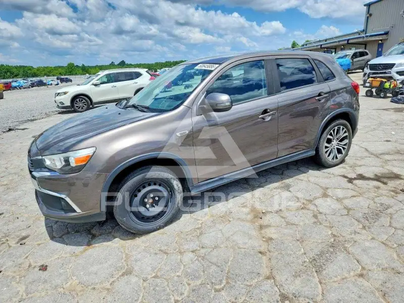 2017 Mitsubishi OUTLANDER photo