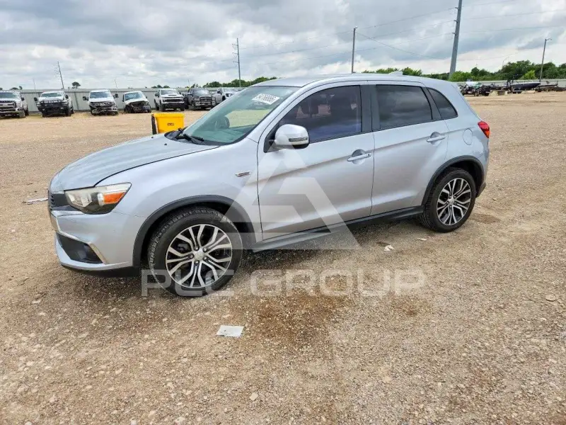 2017 Mitsubishi OUTLANDER фото