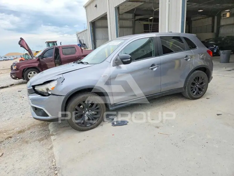 2017 Mitsubishi OUTLANDER фото