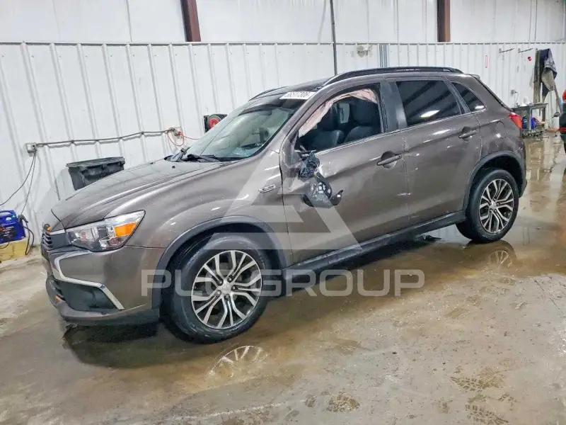 2017 Mitsubishi OUTLANDER photo