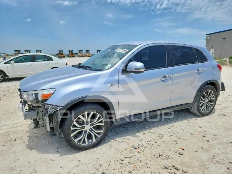 2017 Mitsubishi OUTLANDER фото
