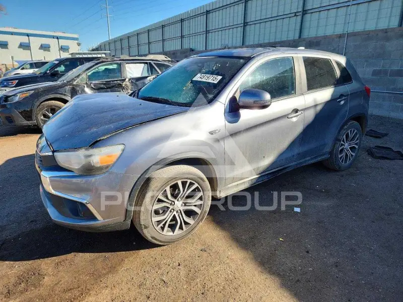 2017 Mitsubishi OUTLANDER фото