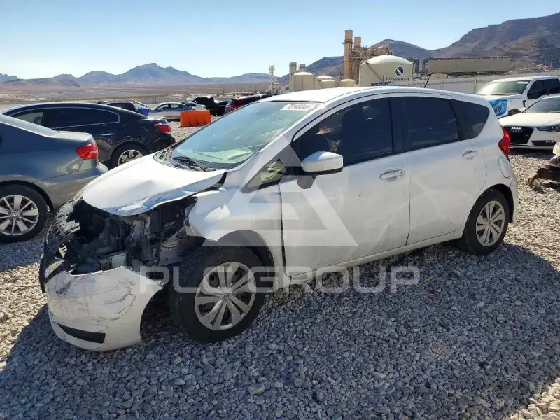 2017 Nissan VERSA фото