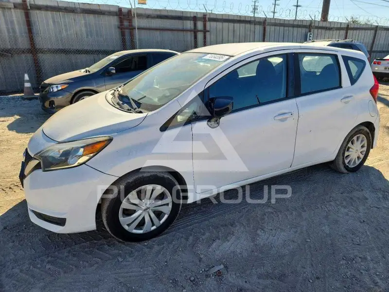2017 Nissan VERSA фото