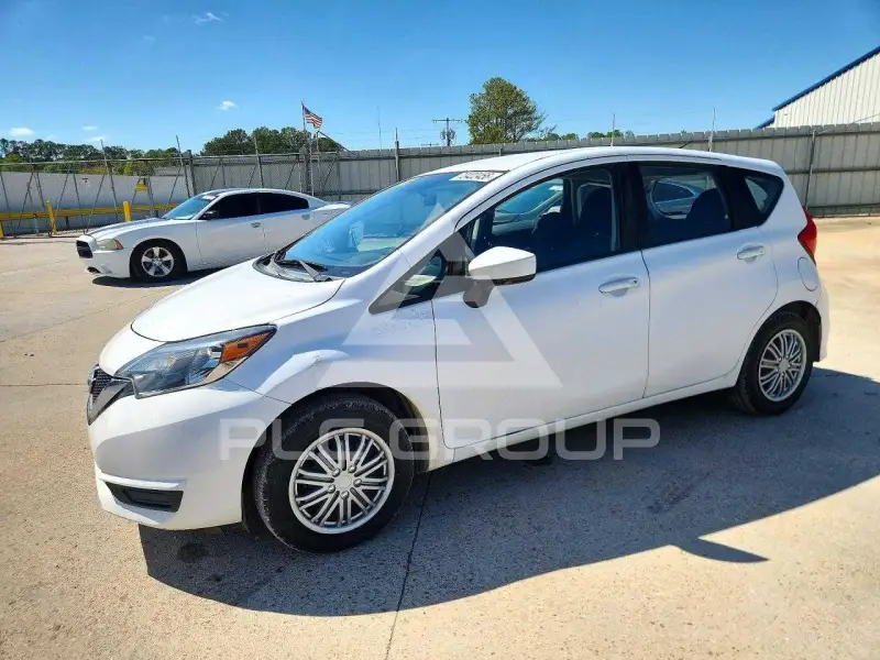 2017 Nissan VERSA фото