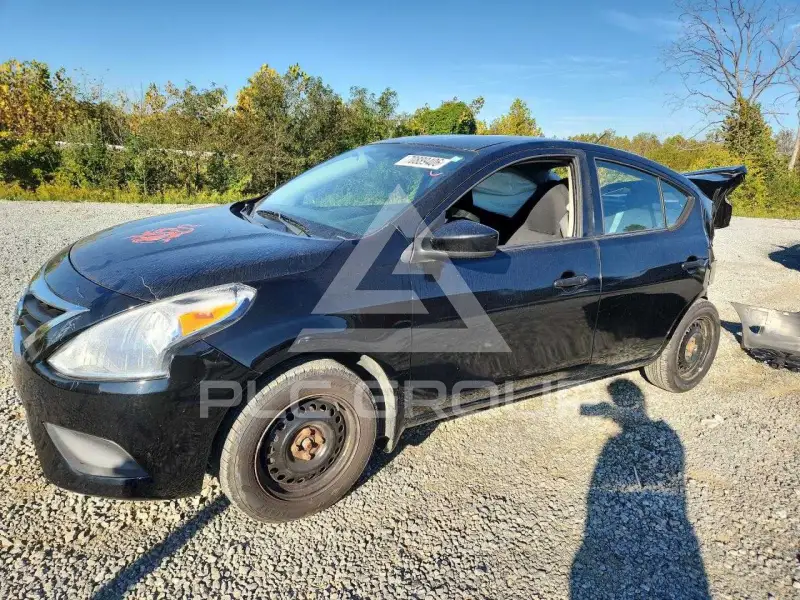 2017 Nissan VERSA фото