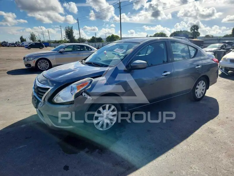 2017 Nissan VERSA photo