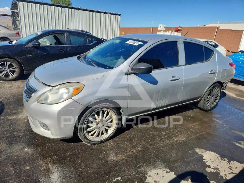 2017 Nissan VERSA фото