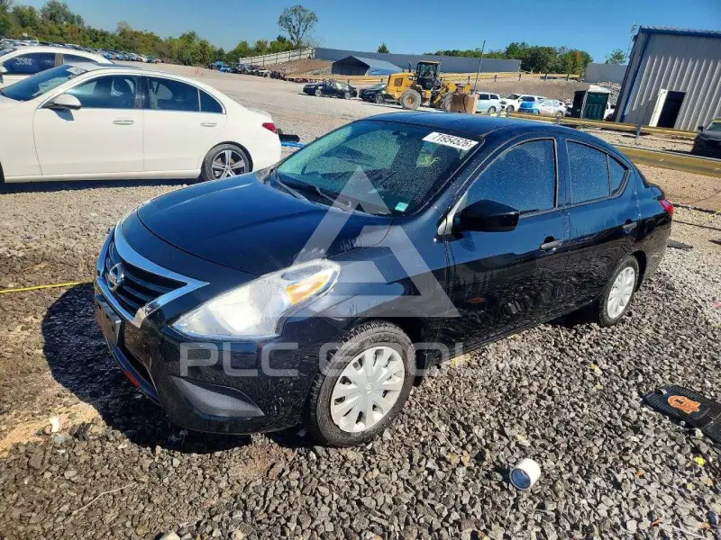 2017 Nissan VERSA фото