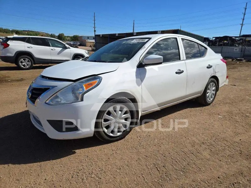2017 Nissan VERSA фото