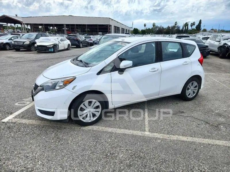 2017 Nissan VERSA фото