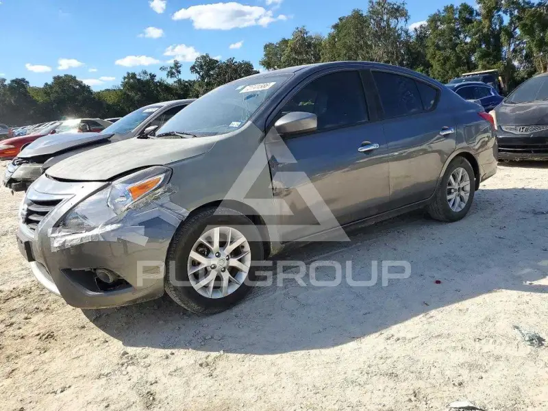 2017 Nissan VERSA фото