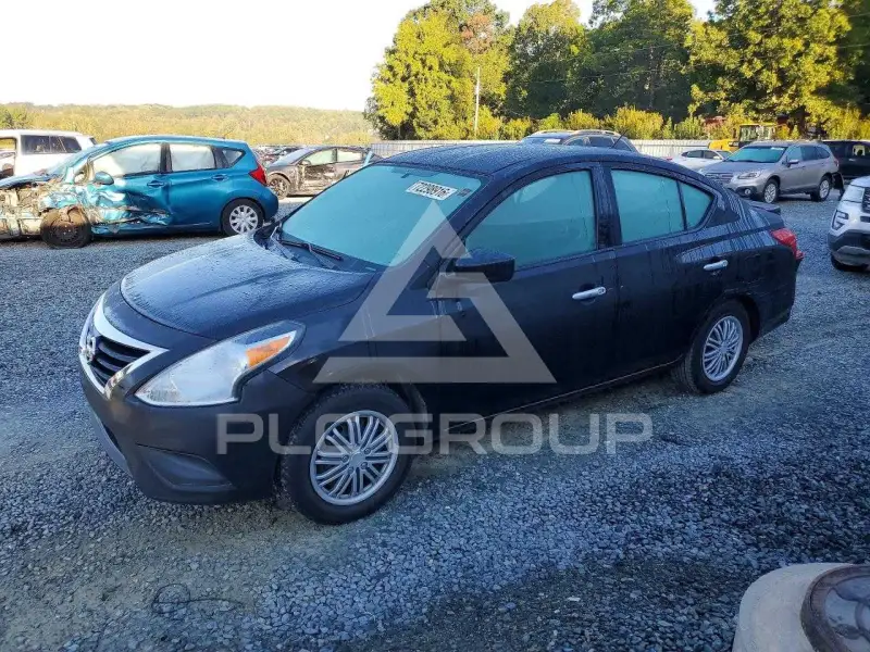 2017 Nissan VERSA photo