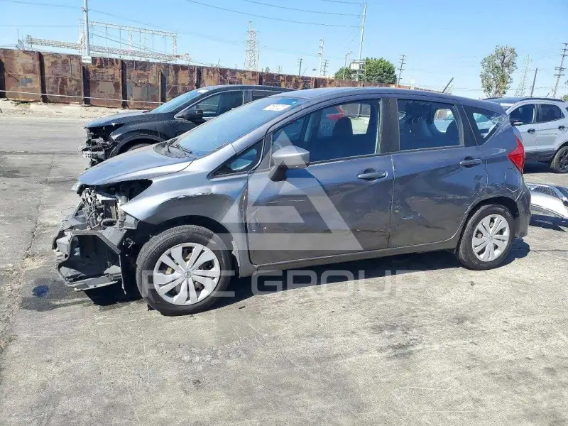 2017 Nissan VERSA фото