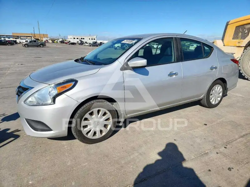 2017 Nissan VERSA фото