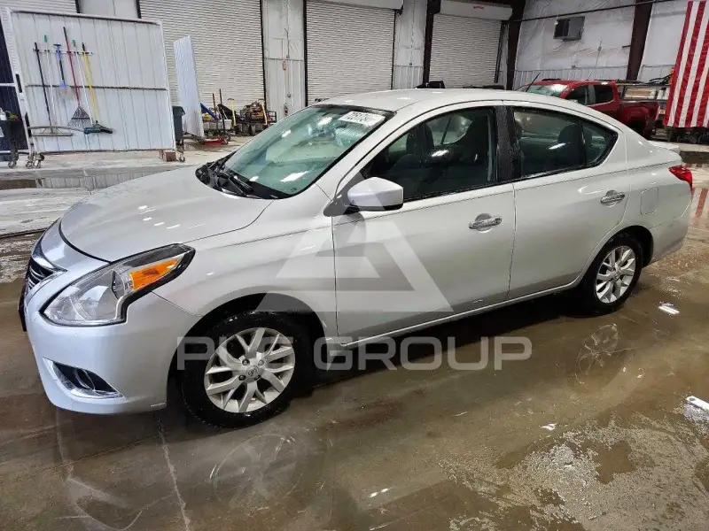 2017 Nissan VERSA фото