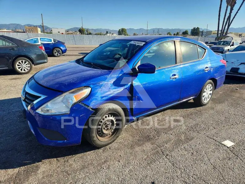 2017 Nissan VERSA photo