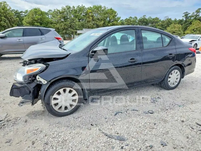 2017 Nissan VERSA фото