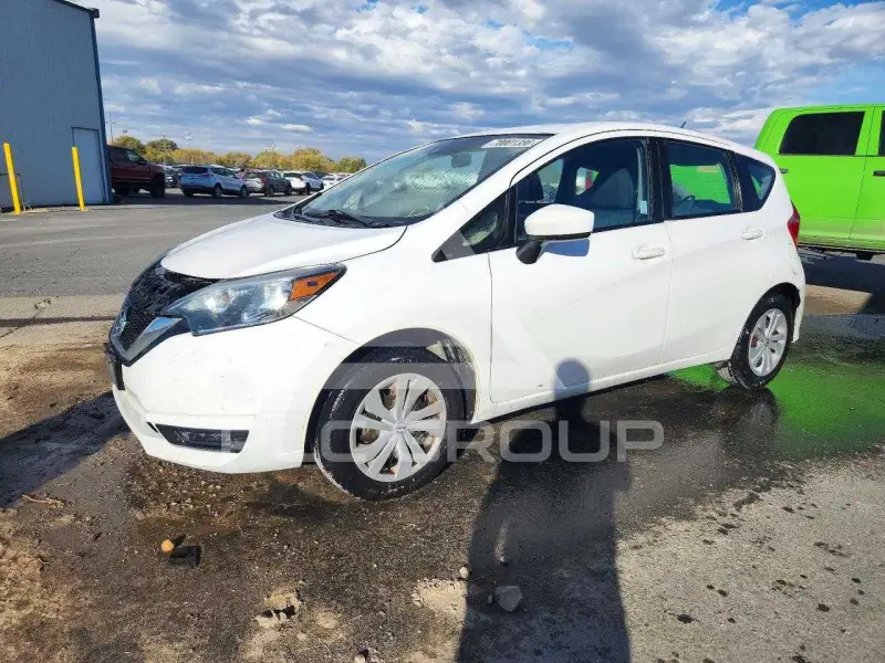 2017 Nissan VERSA фото
