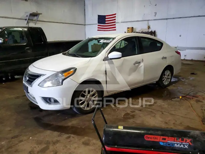 2017 Nissan VERSA photo