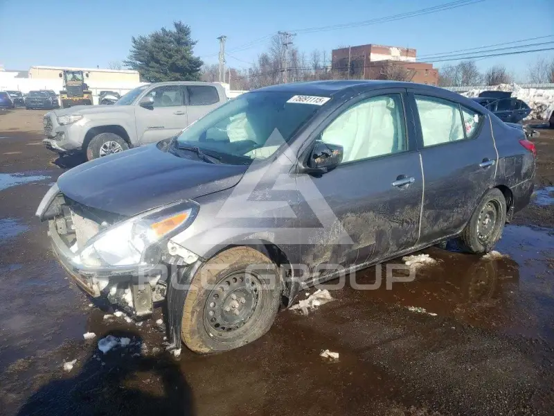 2017 Nissan VERSA photo