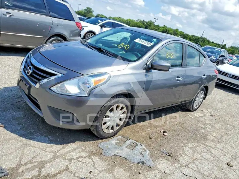 2017 Nissan VERSA photo