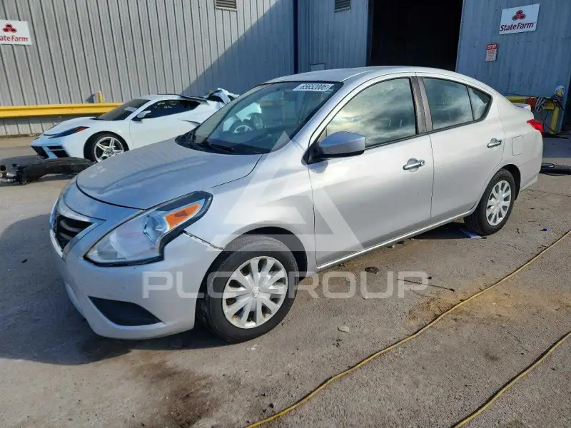 2017 Nissan VERSA photo