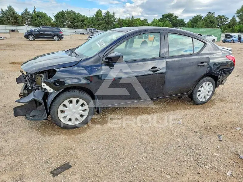 2017 Nissan VERSA фото