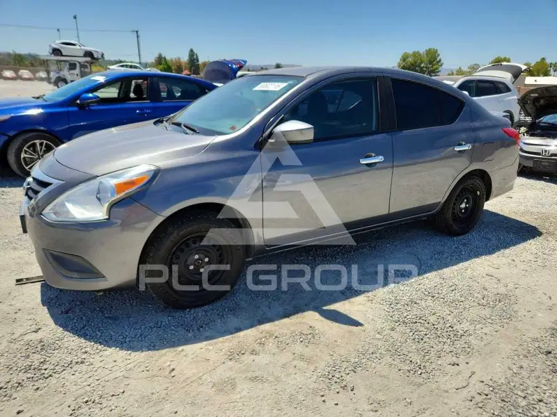2017 Nissan VERSA фото