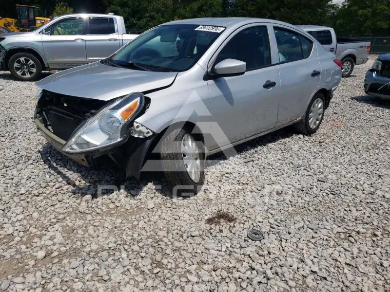 2017 Nissan VERSA фото