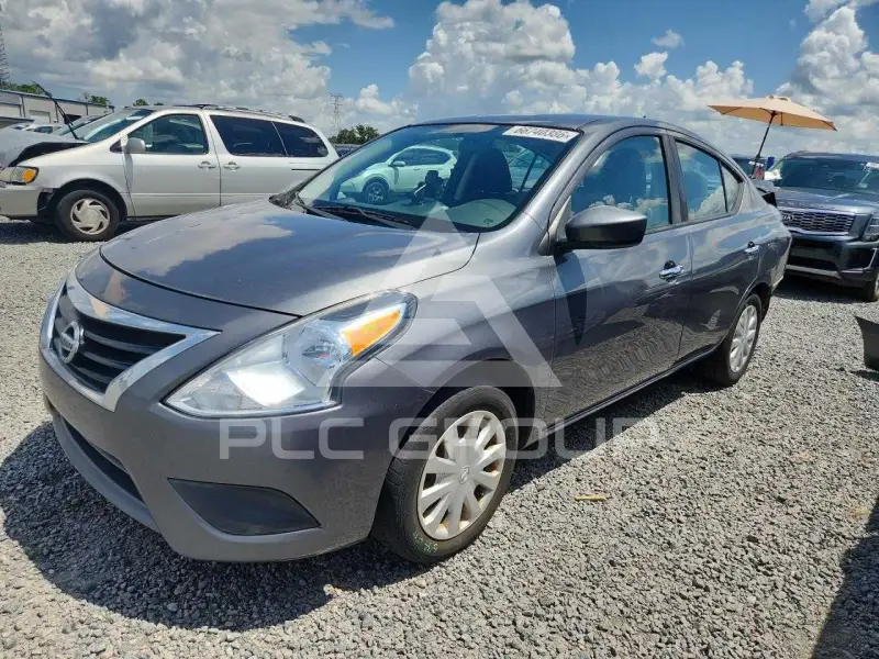 2017 Nissan VERSA фото