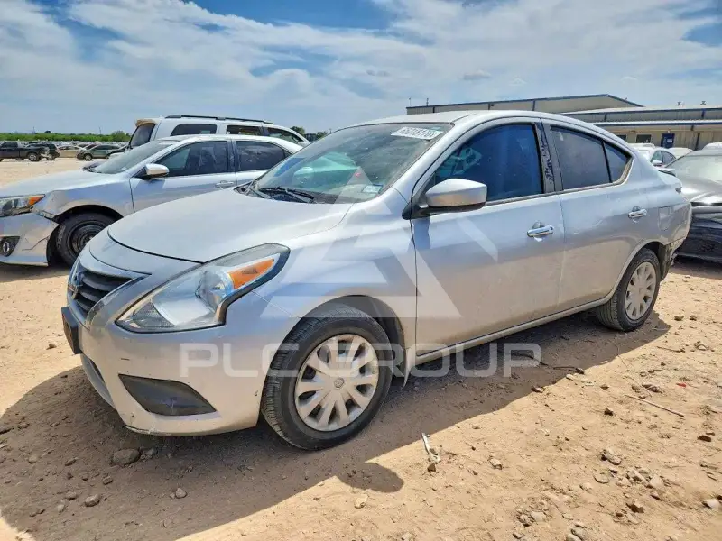 2017 Nissan VERSA фото