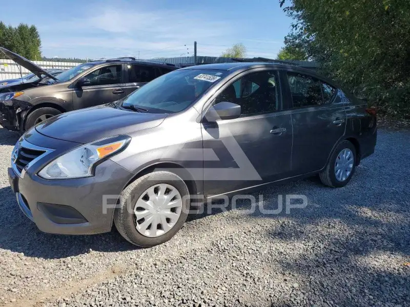 2017 Nissan VERSA фото