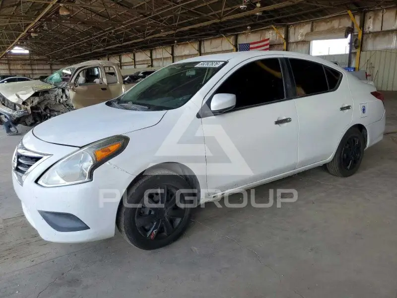 2017 Nissan VERSA фото