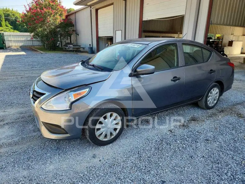 2017 Nissan VERSA фото