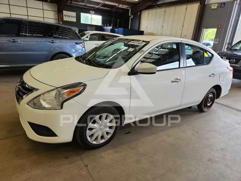 2017 Nissan VERSA фото