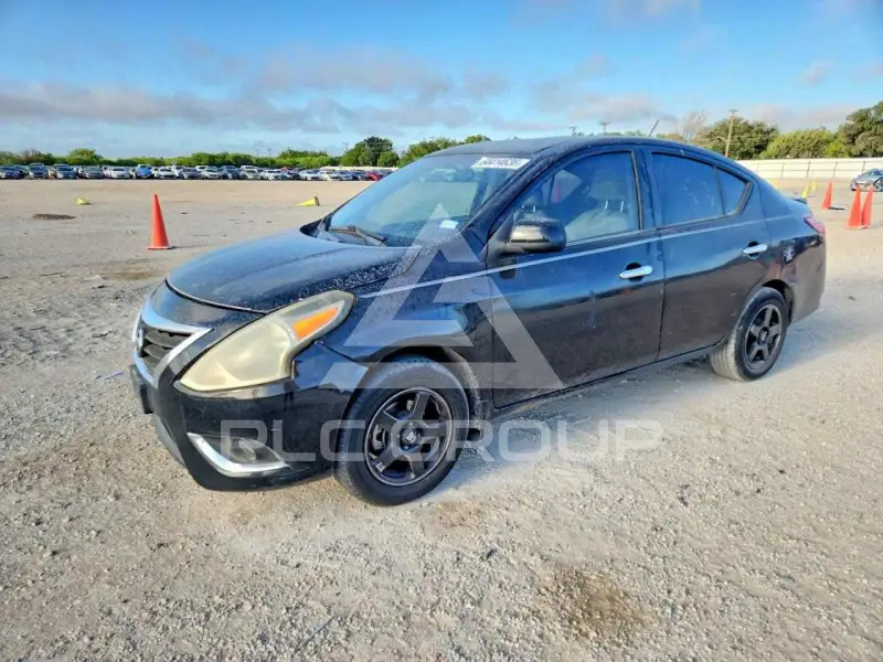 2017 Nissan VERSA фото
