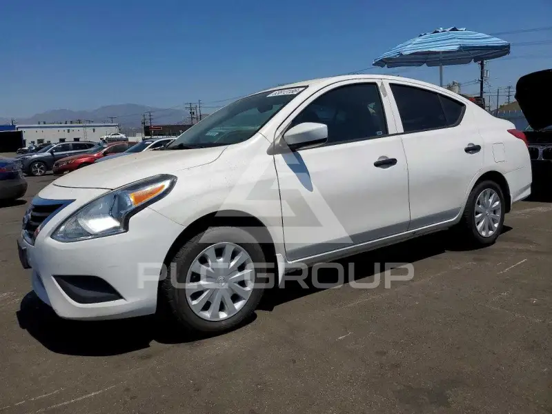 2017 Nissan VERSA фото