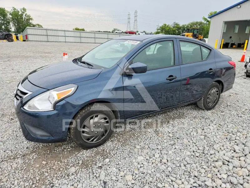 2017 Nissan VERSA фото