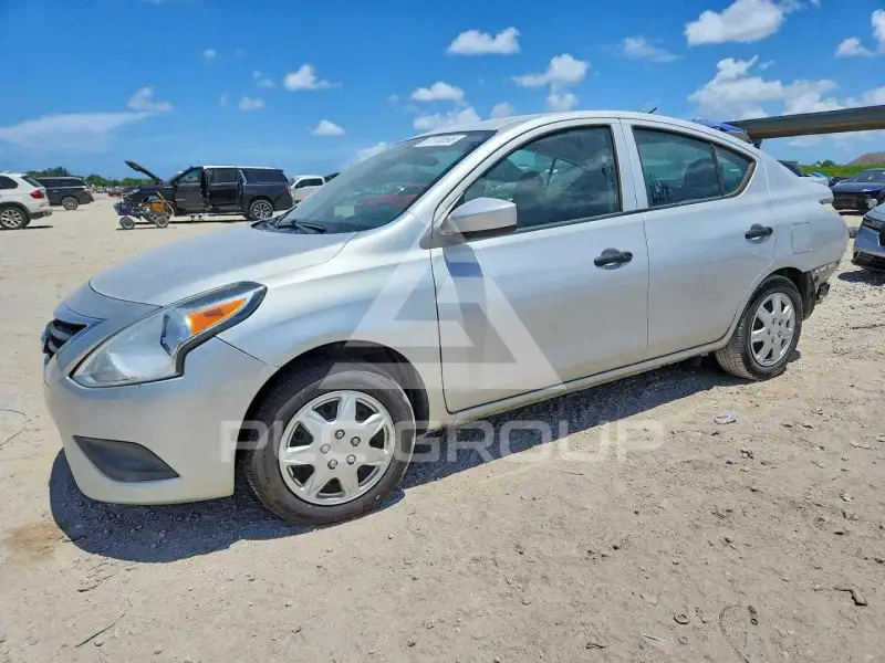 2017 Nissan VERSA фото