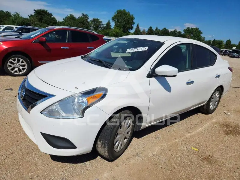 2017 Nissan VERSA photo