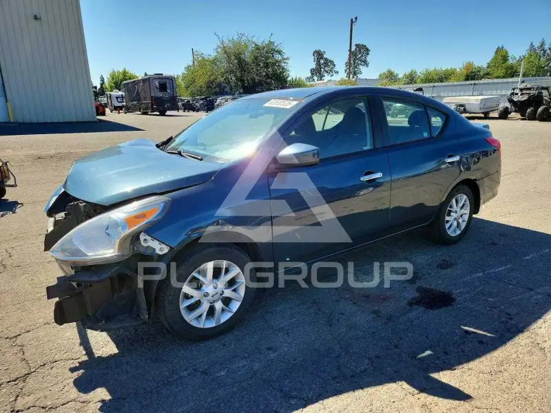 2017 Nissan VERSA photo